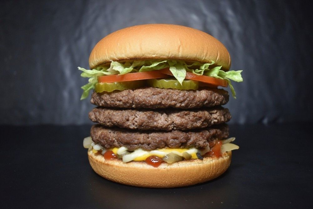 Outlaws Triple burger